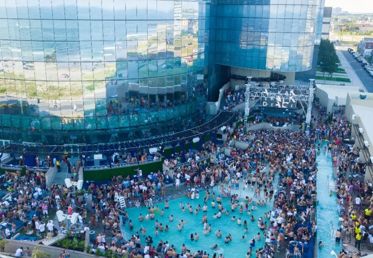 HQ2 Beachclub image 6