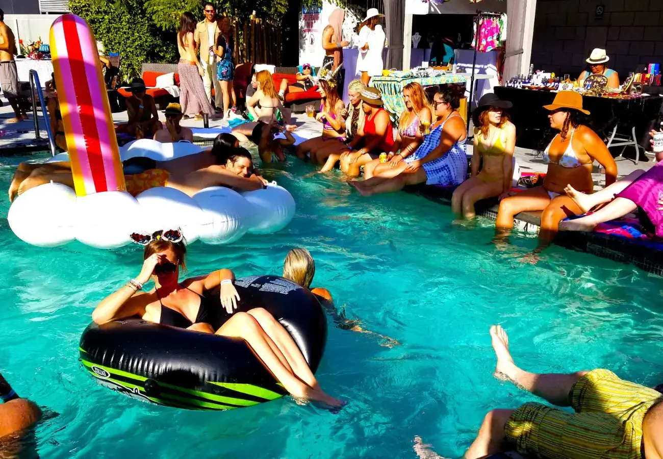 Liquid Frequencies Pool image 1