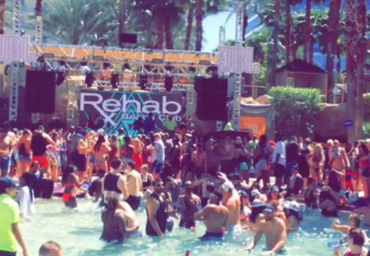 Rehab Beach Club image 4