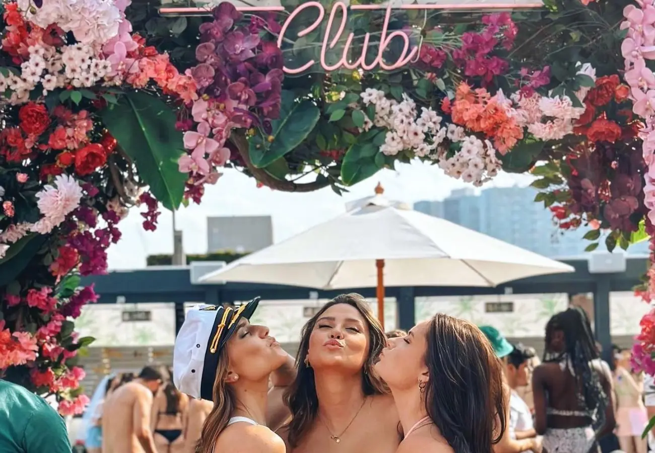 The Summer Club 4