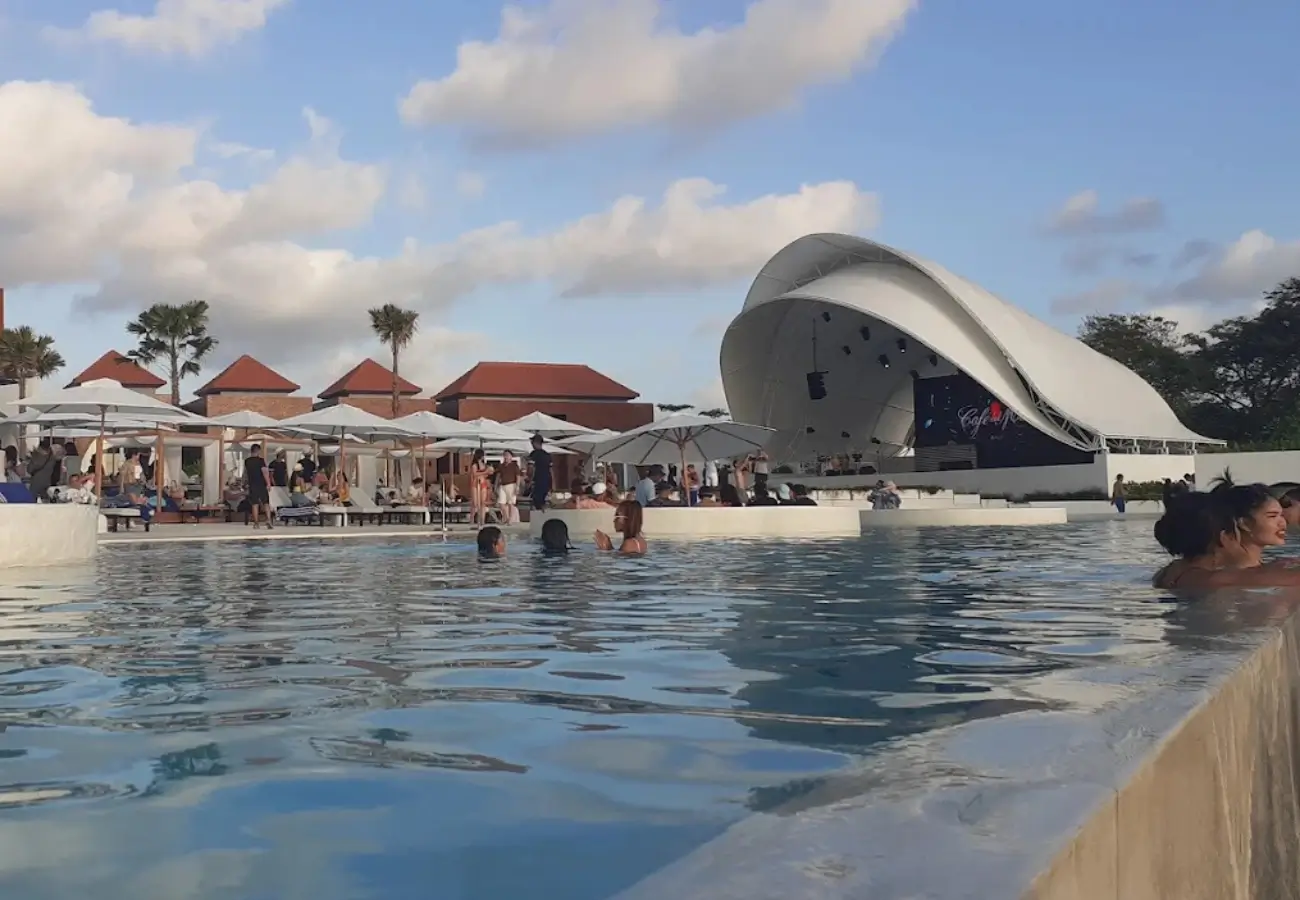 Café Del Mar, Canggu Pool party 3