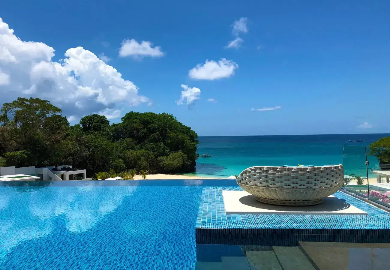Crimson Resort and Spa Boracay Pool party 2