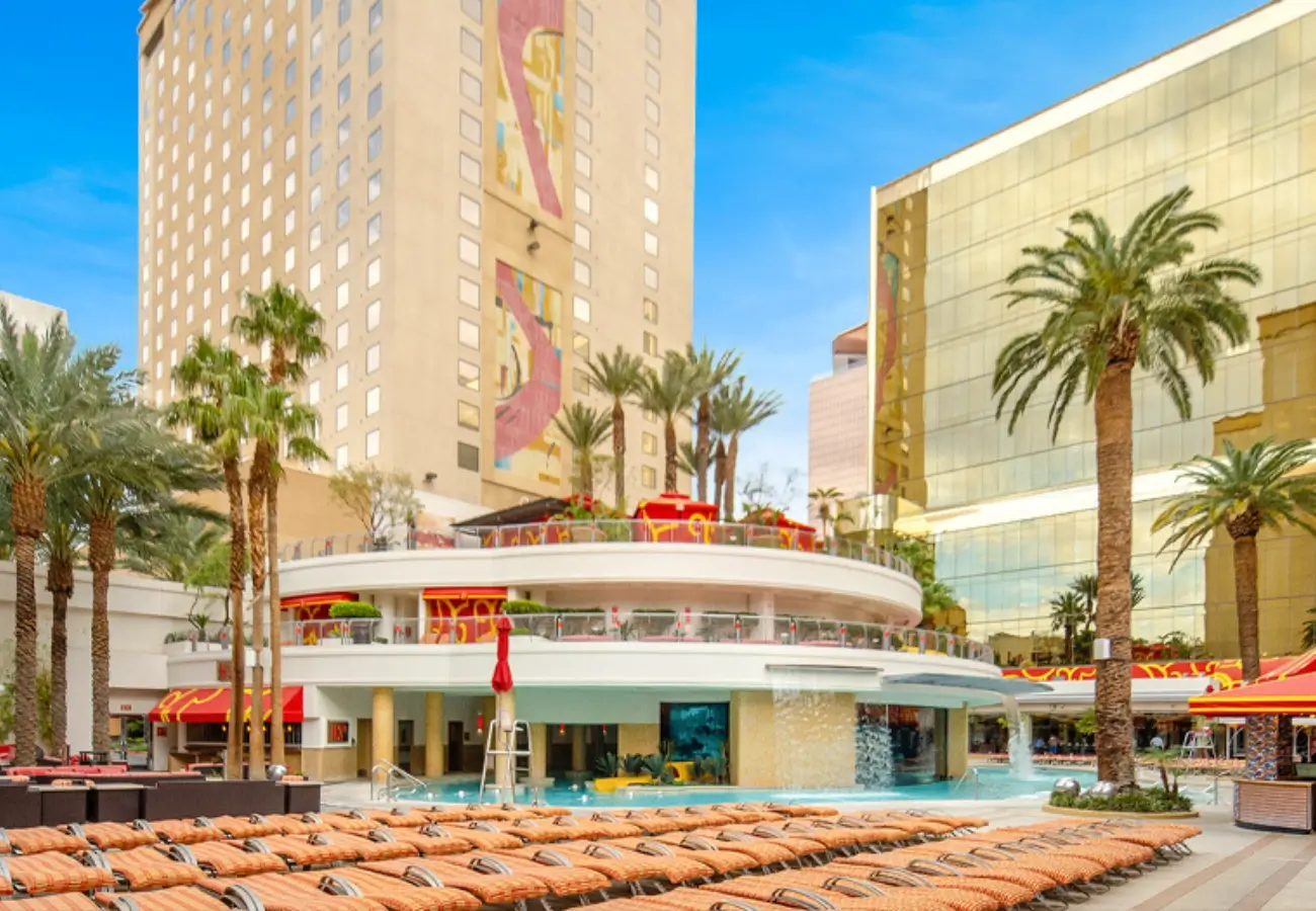Golden Nugget Hideout Pool - Pool party 2