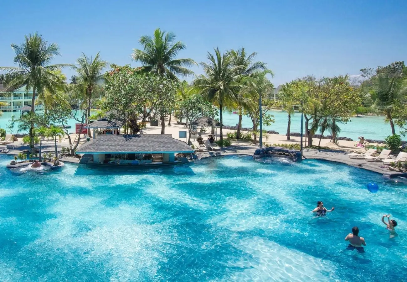 Plantation Bay Resort and Spa Pool Party 2