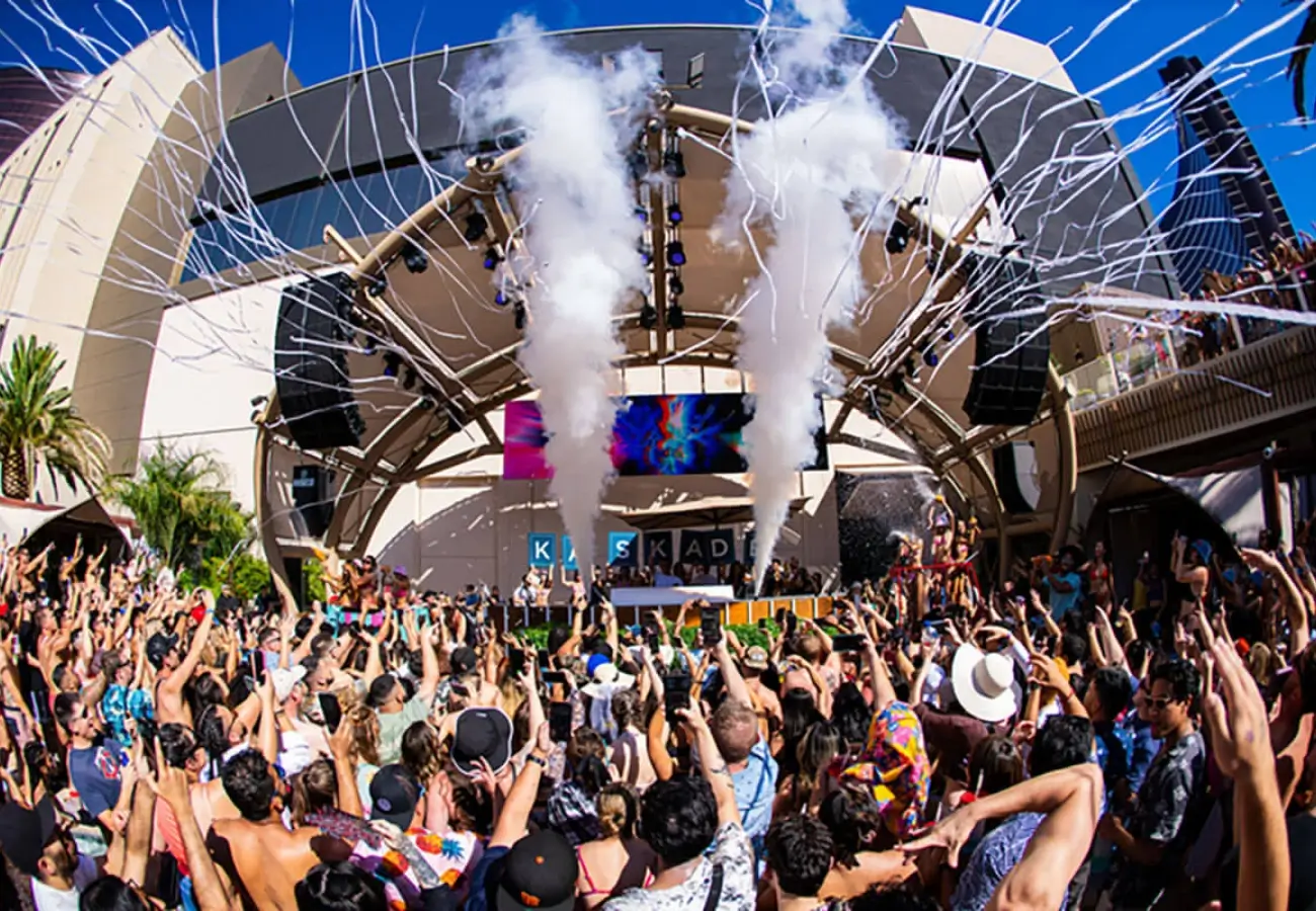 Pool Party - Ayu Dayclub at Resorts World 2
