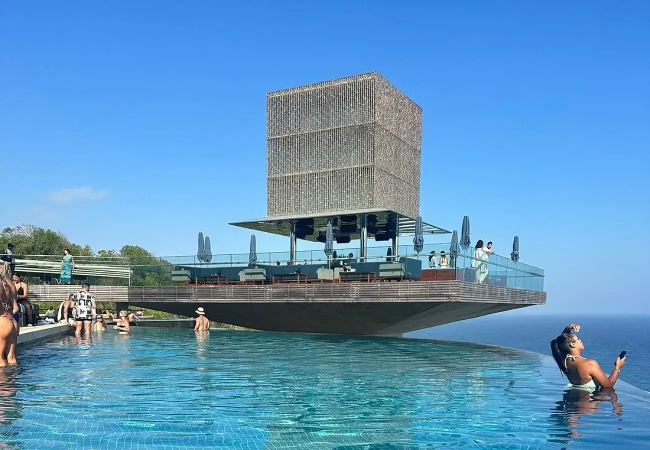 Savaya Bali - Pool party 2