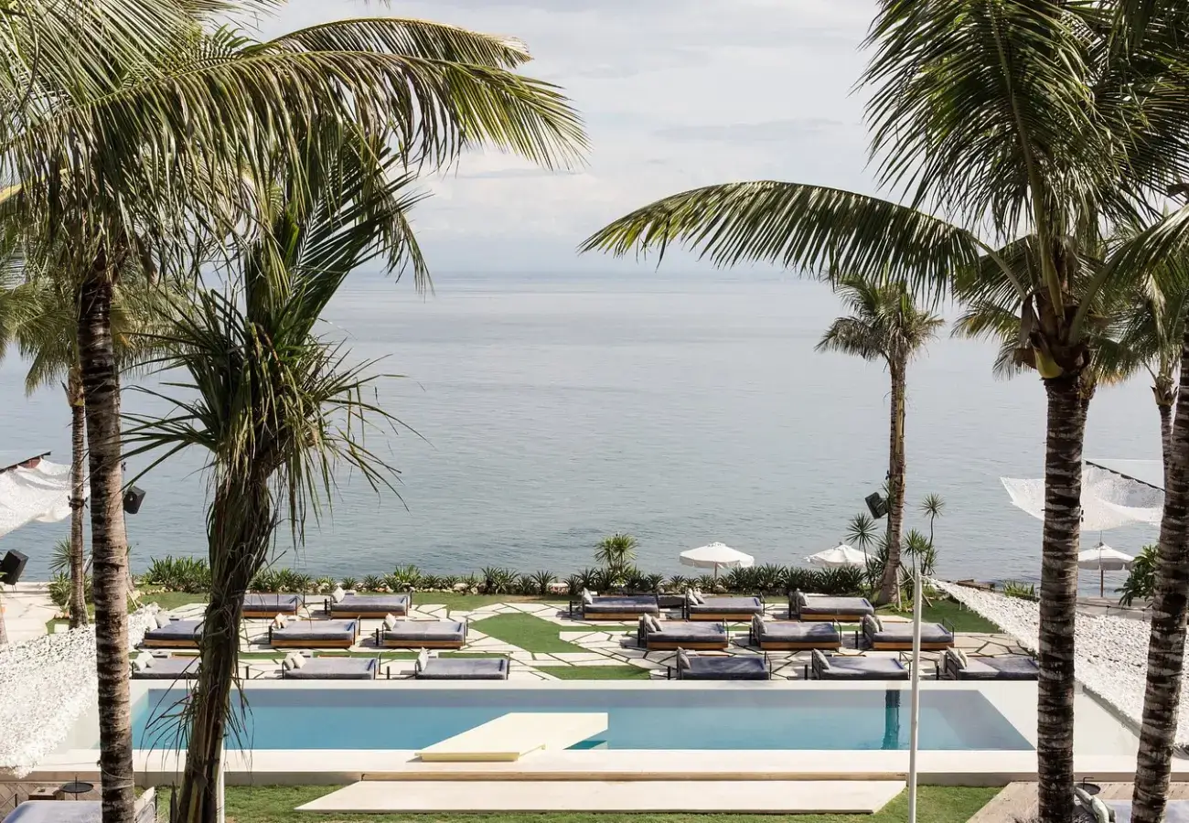 Ulu Cliffhouse Pool party 1