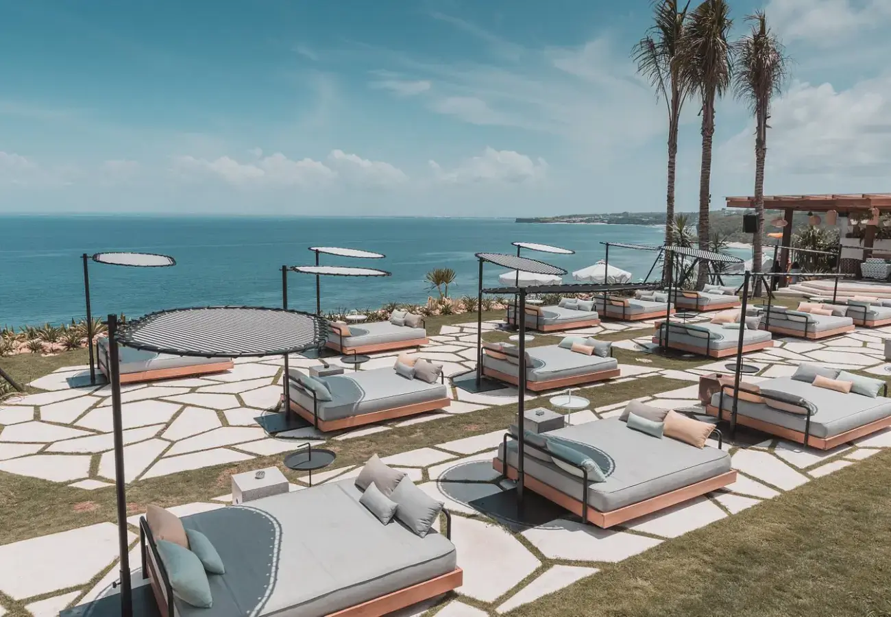 Ulu Cliffhouse Pool party 4