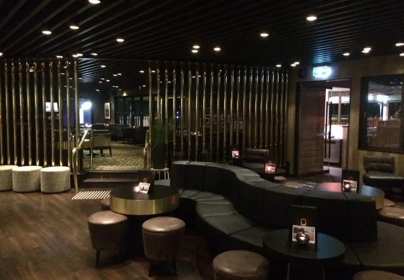 Aqua Bar Perth’s Premier Waterfront Escape image 4