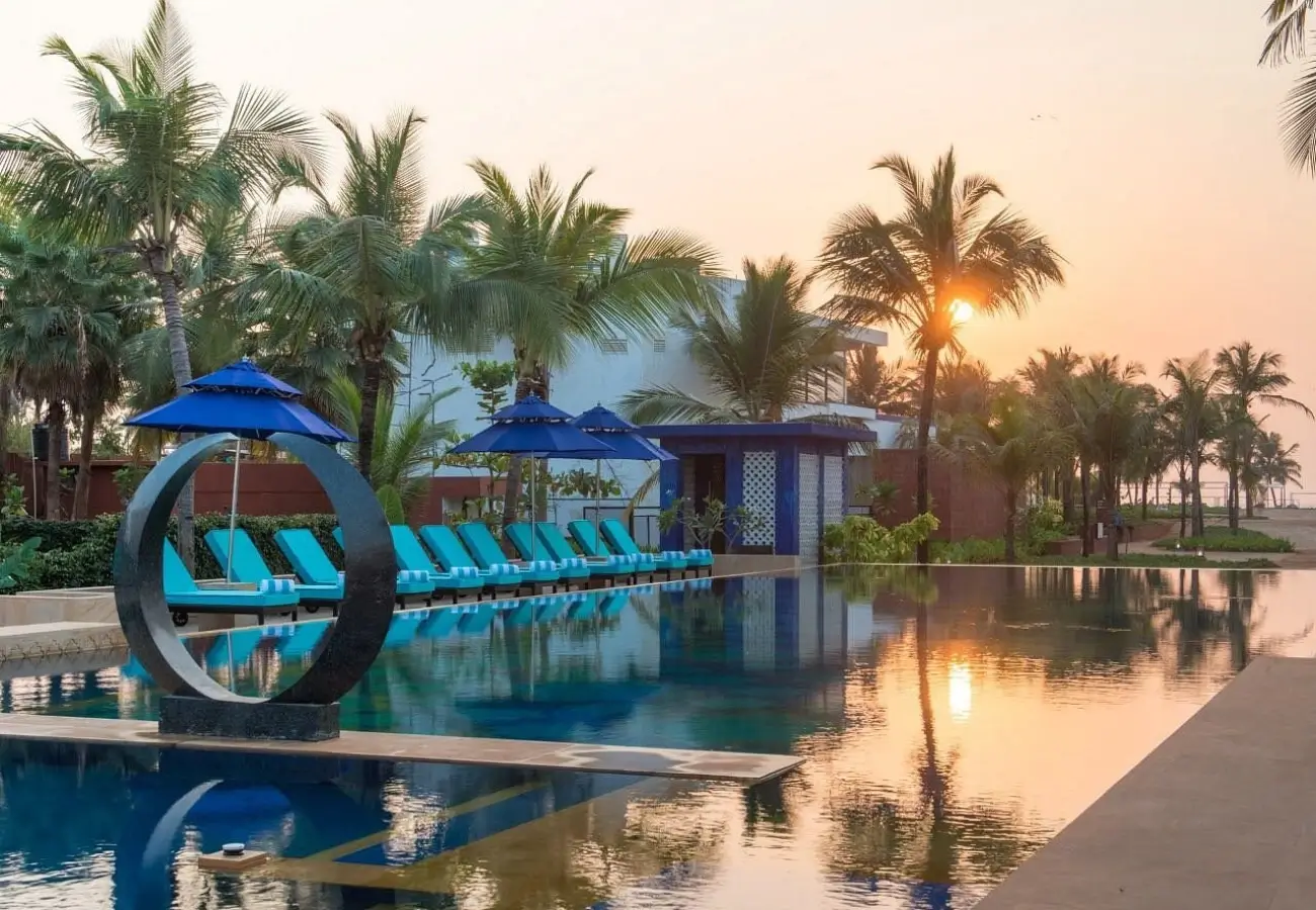 Azaya Beach Resort Pool party 4